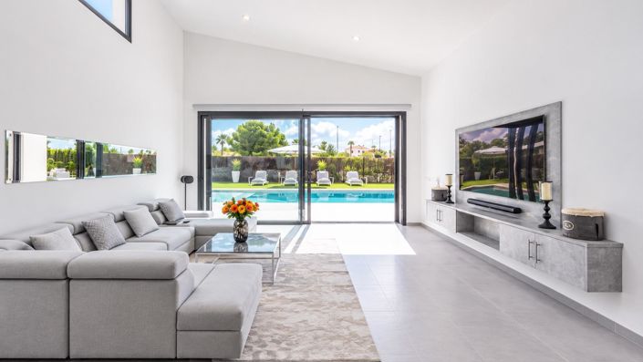 Image No.4-4 Bed Villa for sale