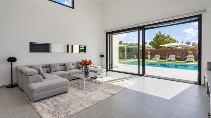 Image No.48-4 Bed Villa for sale