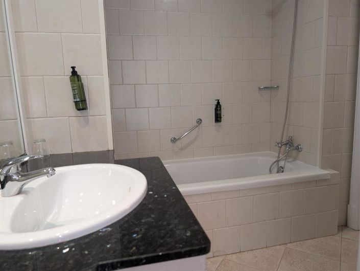 Image No.13-2 Bed Apartment for sale