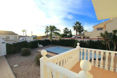 47910fabulous4bedroomvillawithpoolcentralques