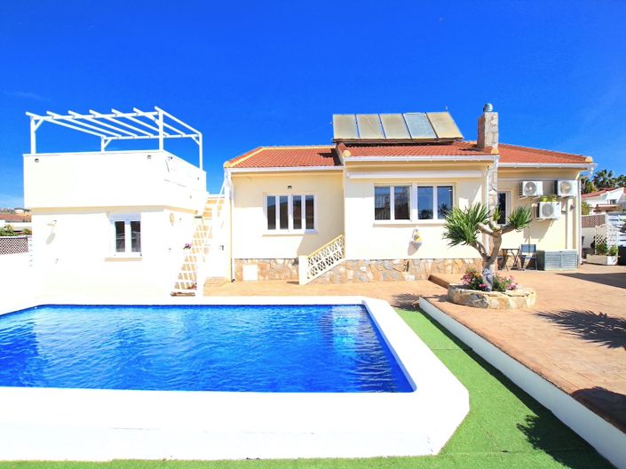 Image No.1-6 Bed Villa for sale