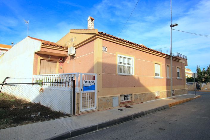 Image No.1-3 Bed Townhouse for sale