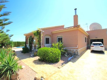 48508fabulous3bedroomfarmhousewithmanyextras2