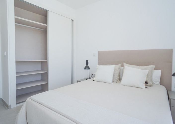 Image No.10-3 Bed Apartment for sale