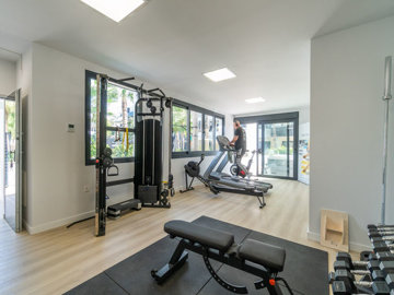 48619contemporary2bedroomapartmentinresamanec