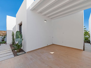 48634bungalowstylevillaswithunderbuildinlosal