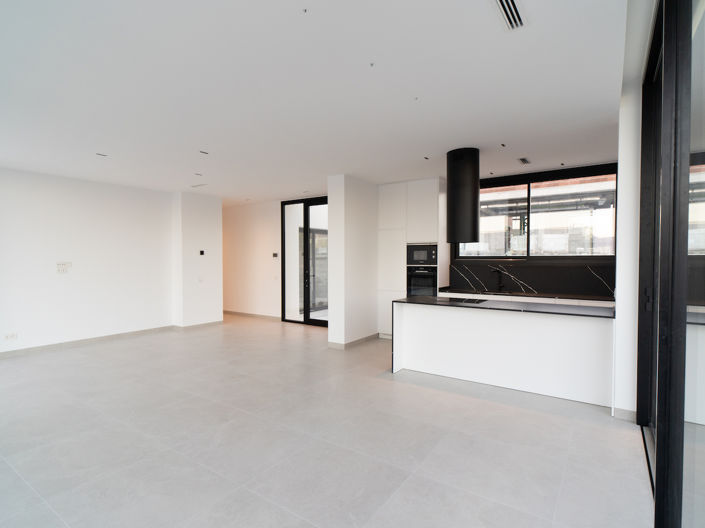 Image No.2-3 Bed Villa for sale