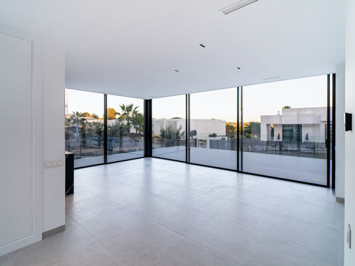 Image No.5-3 Bed Villa for sale