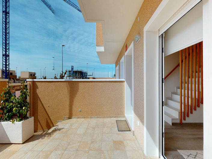 Image No.30-3 Bed Townhouse for sale