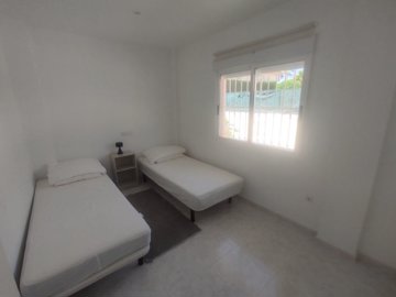 48866large3bedroomdetachedvillawithprivatepoo