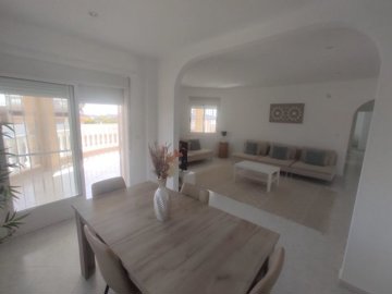 48866large3bedroomdetachedvillawithprivatepoo