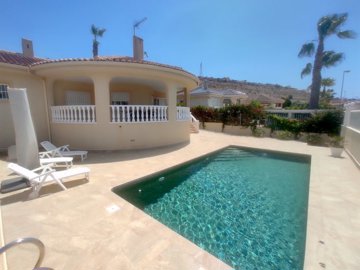 48866large3bedroomdetachedvillawithprivatepoo