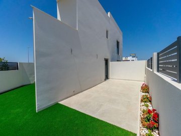 48876stylish2bedroomsemidetachedvillakeyready