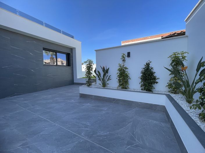 Image No.10-3 Bed Villa for sale