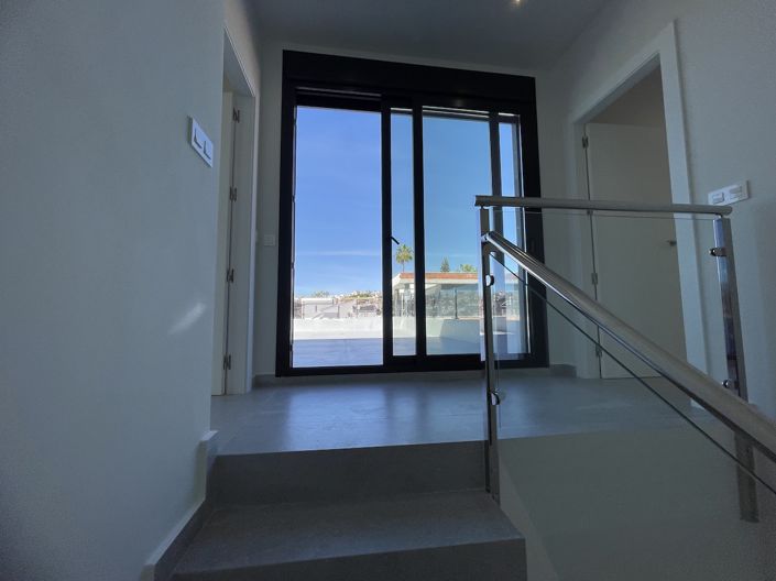 Image No.26-3 Bed Villa for sale