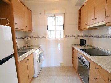 48895charming2bedtopfloorapartmentwithsaltlak