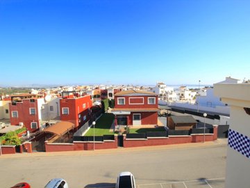 48895charming2bedtopfloorapartmentwithsaltlak