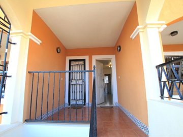 48895charming2bedtopfloorapartmentwithsaltlak