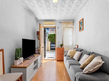 48900charmingpinomarbungalowwalkingdistanceto