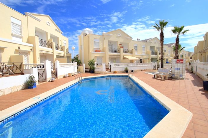 Image No.1-3 Bed Townhouse for sale