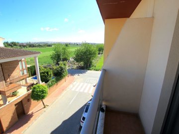 48906roomy2bedapartmentwithaprivatesolariumse