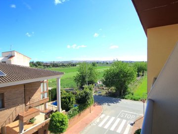 48906roomy2bedapartmentwithaprivatesolariumse