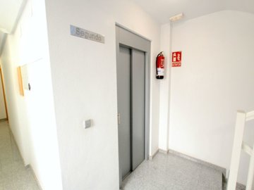48906roomy2bedapartmentwithaprivatesolariumse