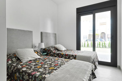 48908groundfloorapartments250mfromthebeach230