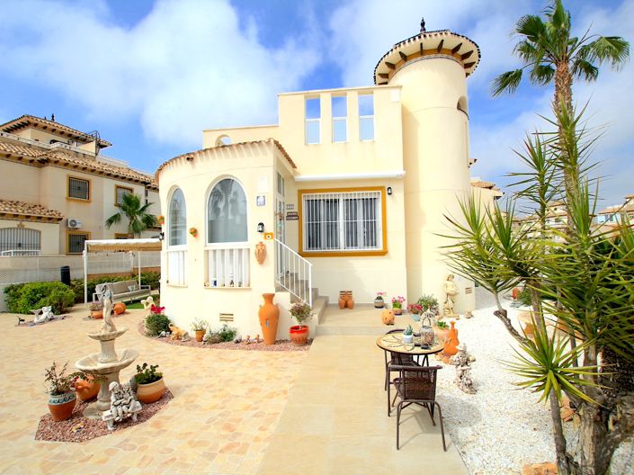 Image No.1-Villa de 2 chambres à vendre à Cabo Roig