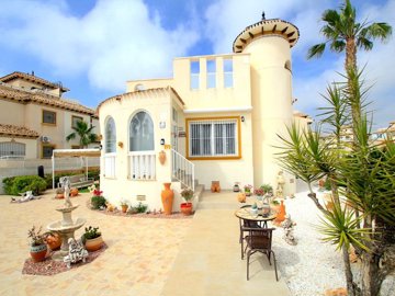 48932beautifullypresenteddetachedvillalomasde