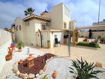48932beautifullypresenteddetachedvillalomasde