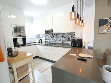 48932beautifullypresenteddetachedvillalomasde
