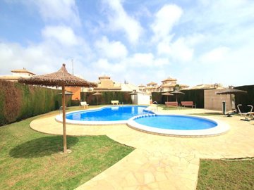 48932beautifullypresenteddetachedvillalomasde