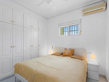 48937semidetachedhousewithprivatepoolinciudad