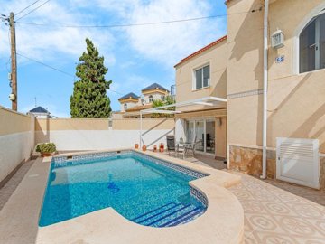 48937semidetachedhousewithprivatepoolinciudad