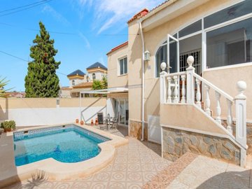 48937semidetachedhousewithprivatepoolinciudad