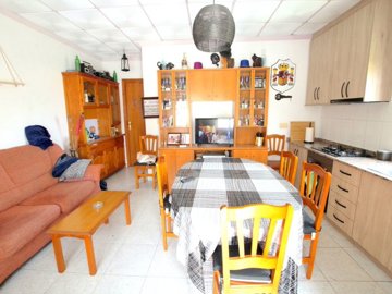 48936charmingsemidetachedpropertywithprivatep