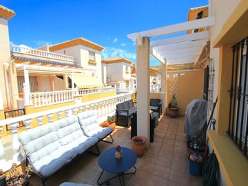 48945stylish3bedroomtownhouseinresidentialins