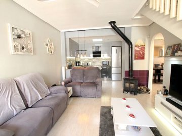 48945stylish3bedroomtownhouseinresidentialins