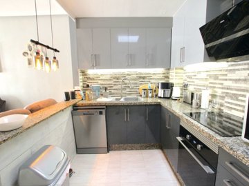48945stylish3bedroomtownhouseinresidentialins