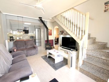 48945stylish3bedroomtownhouseinresidentialins