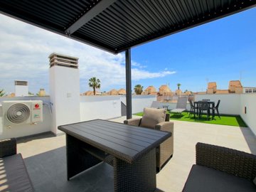 48947luxury3bedroomlakesidevillawithstunningv