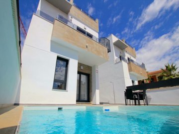 48947luxury3bedroomlakesidevillawithstunningv