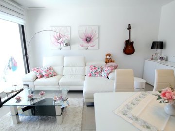 48965luxurysouthfacingattachedvillawithprivat