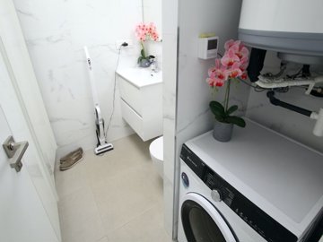 48965luxurysouthfacingattachedvillawithprivat
