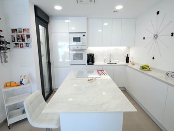 48965luxurysouthfacingattachedvillawithprivat