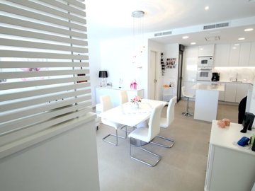 48965luxurysouthfacingattachedvillawithprivat