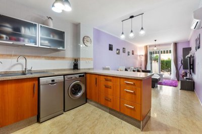 48969groundfloorapartmentwithoutsidespacewalk
