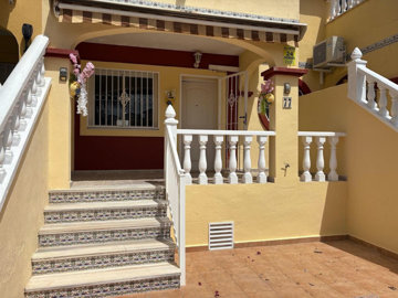48968wonderful3bedtownhousewithuseof2communal