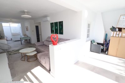 48967stylish2bedroomsouthfacingbungalow210525